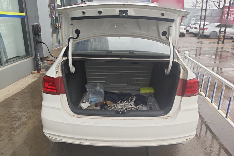 Used Volkswagen Santana 2021 1.5L Automatic Fashion Edition Trunk