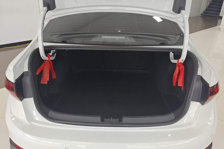 Used Volkswagen Santana 2021 1.5L Automatic Fashion Edition Trunk