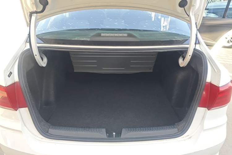Used Volkswagen Santana 2021 1.5L Automatic Fashion Edition Trunk