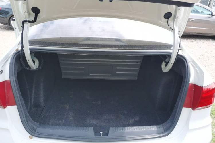 Used Volkswagen Santana 2021 1.5L Manual Fashion Edition Trunk