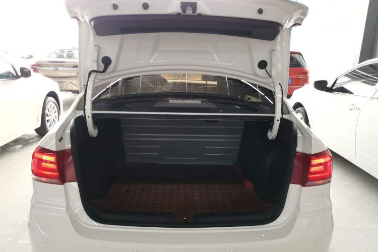 Used Volkswagen Santana 2021 1.5L Automatic Fashion Edition Trunk