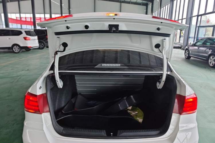Used Volkswagen Santana 2021 1.5L Automatic Fashion Edition Trunk