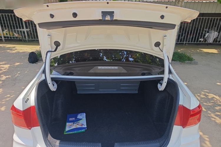 Used Volkswagen Santana 2021 1.5L Automatic Fashion Edition Trunk