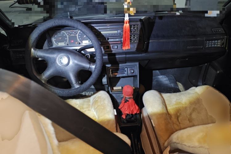 Used Volkswagen Santana Classic 2004 1.8L Standard Edition Center Console