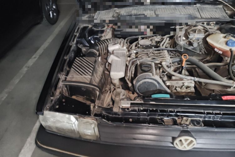 Used Volkswagen Santana Classic 2004 1.8L Standard Edition Engine Bay Right