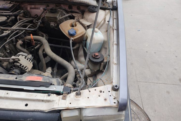 Used Volkswagen Santana Classic 2004 1.8L Standard Edition Engine Bay Left