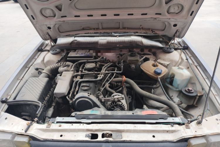 Used Volkswagen Santana Classic 2004 1.8L Standard Edition Engine Bay