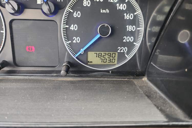 Used Volkswagen Santana Classic 2004 1.8L Standard Edition Odometer Close Up