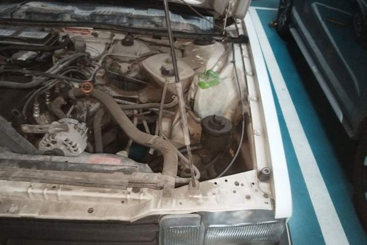 Used Volkswagen Santana Classic 2004 1.8L Standard Edition Engine Bay Left