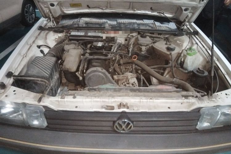 Used Volkswagen Santana Classic 2004 1.8L Standard Edition Engine Bay