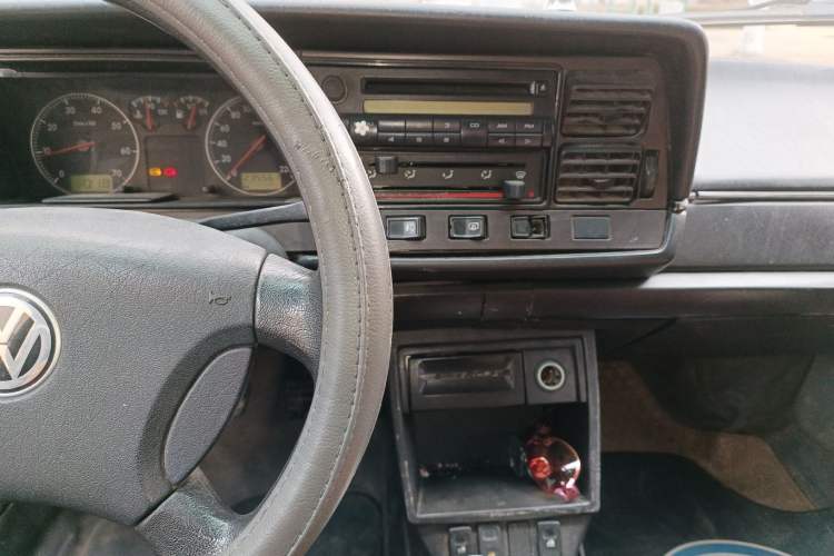 Used Volkswagen Santana Classic 2007 1.8L Jingchang Model Audio And AC Panel