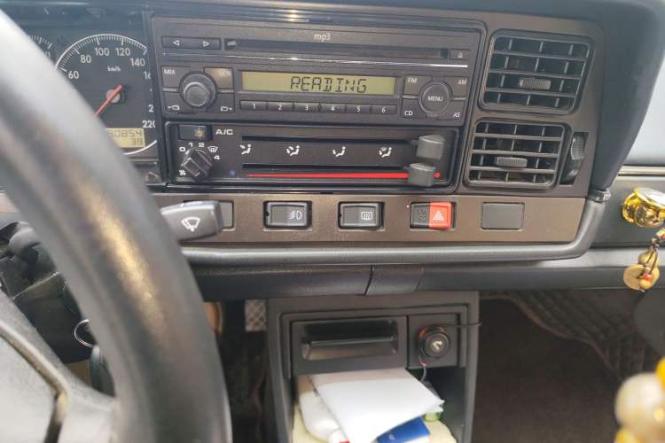Used Volkswagen Santana Classic 2007 1.8L Jingchang Model Audio And AC Panel