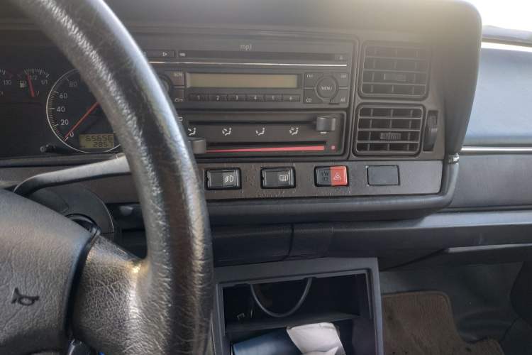 Used Volkswagen Santana Classic 2007 1.8L Jingchang Model Audio And AC Panel