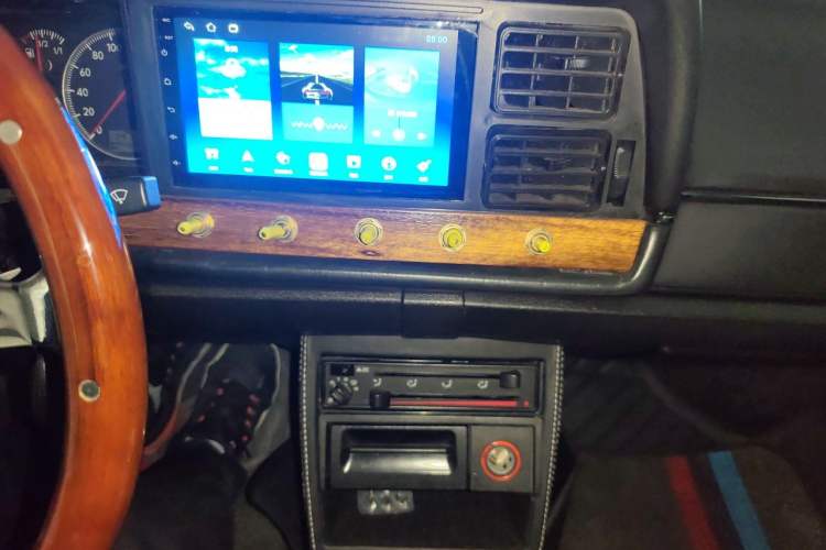 Used Volkswagen Santana Classic 2007 1.8L Jingchang Model Audio And AC Panel