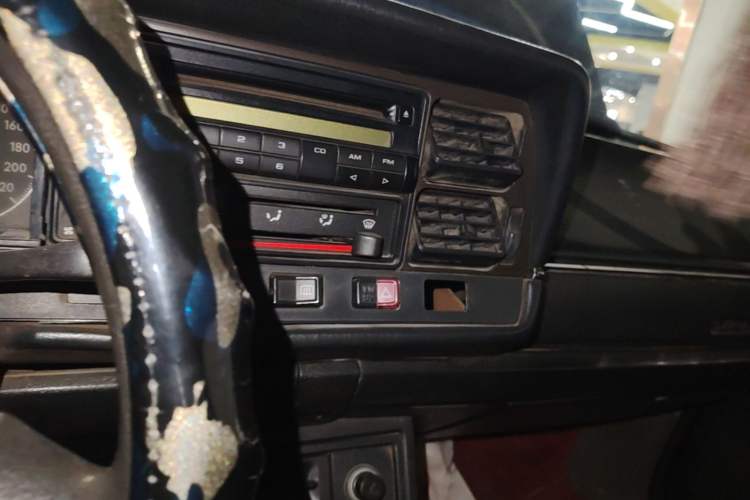 Used Volkswagen Santana Classic 2007 1.8L Jingchang Model Audio And AC Panel