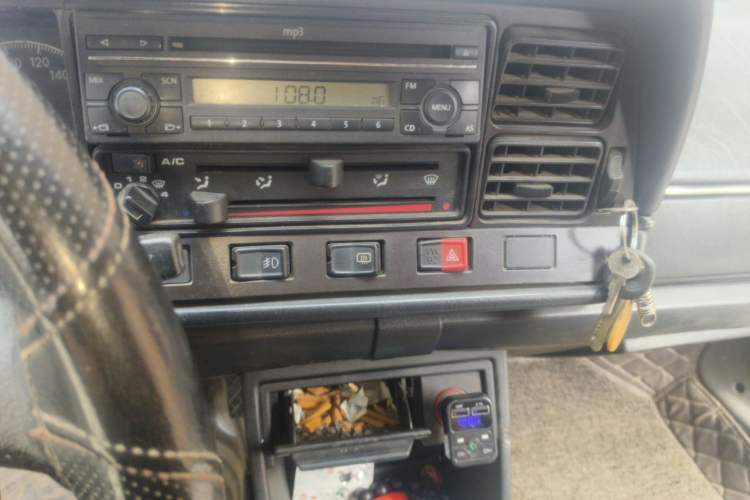 Used Volkswagen Santana Classic 2007 1.8L Jingchang Model Audio And AC Panel