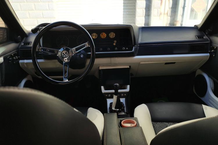 Used Volkswagen Santana Classic 2007 1.8L Jingchang Model Center Console