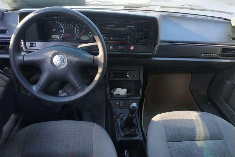 Used Volkswagen Santana Classic 2007 1.8L Jingchang Model Center Console