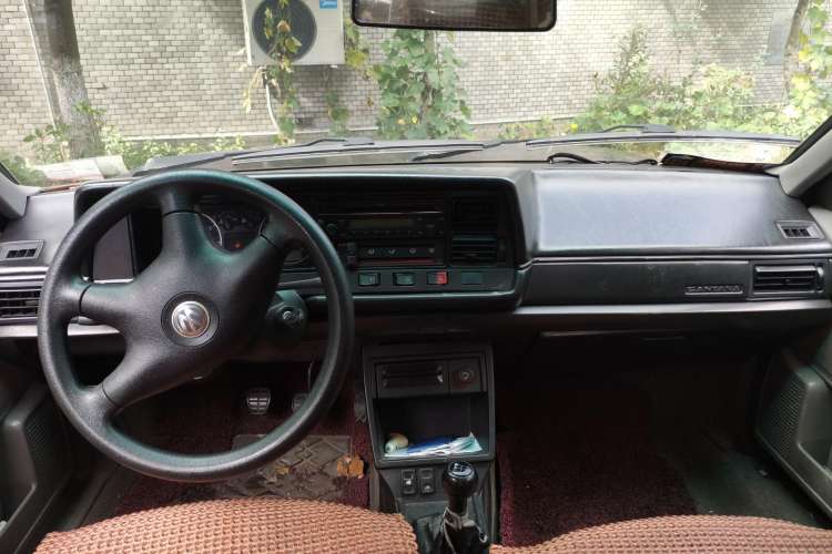Used Volkswagen Santana Classic 2007 1.8L Jingchang Model Center Console