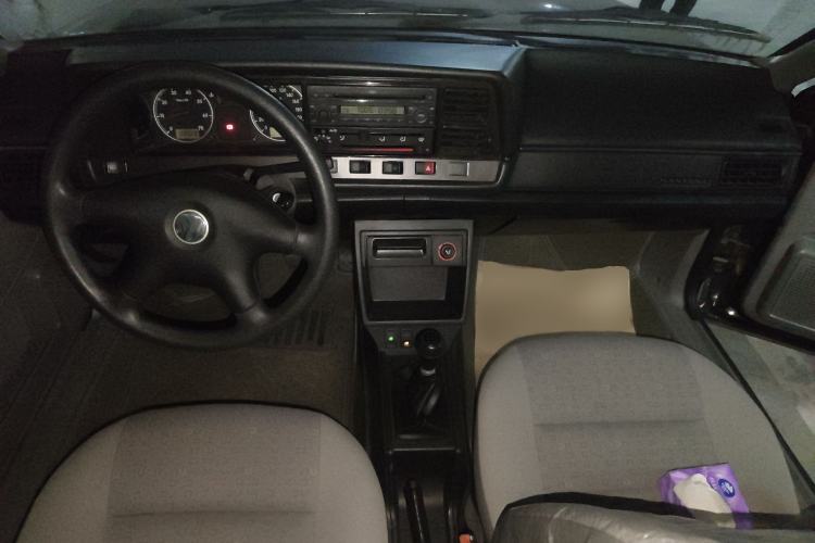 Used Volkswagen Santana Classic 2007 1.8L Jingchang Model Center Console