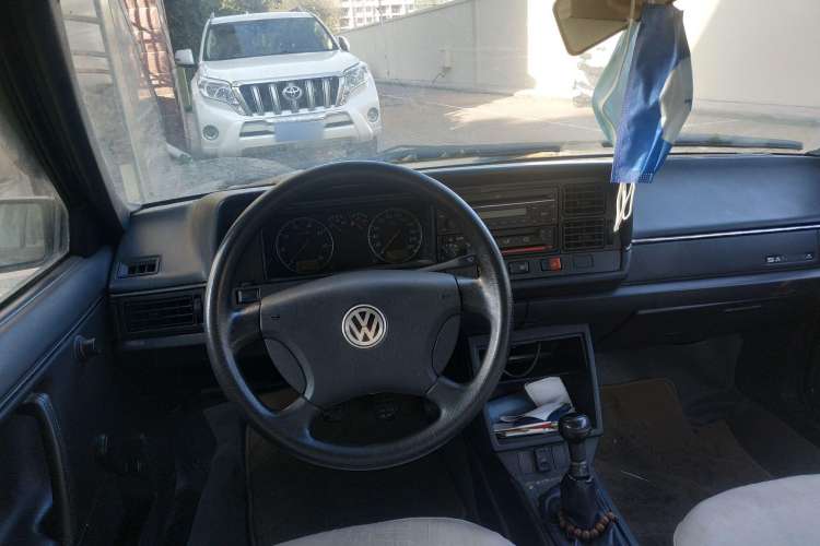 Used Volkswagen Santana Classic 2007 1.8L Jingchang Model Center Console