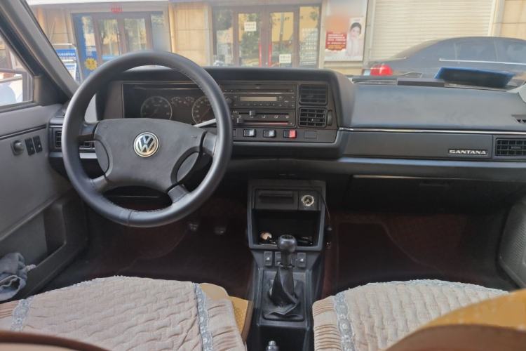 Used Volkswagen Santana Classic 2007 1.8L Jingchang Model Center Console