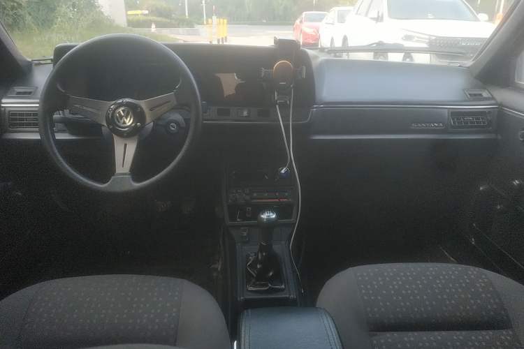 Used Volkswagen Santana Classic 2007 1.8L Jingchang Model Center Console