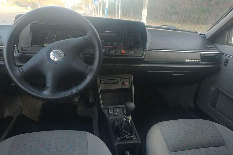 Used Volkswagen Santana Classic 2007 1.8L Jingchang Model Center Console