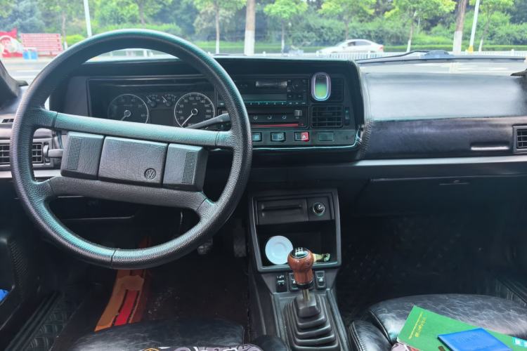 Used Volkswagen Santana Classic 2007 1.8L Jingchang Model Center Console