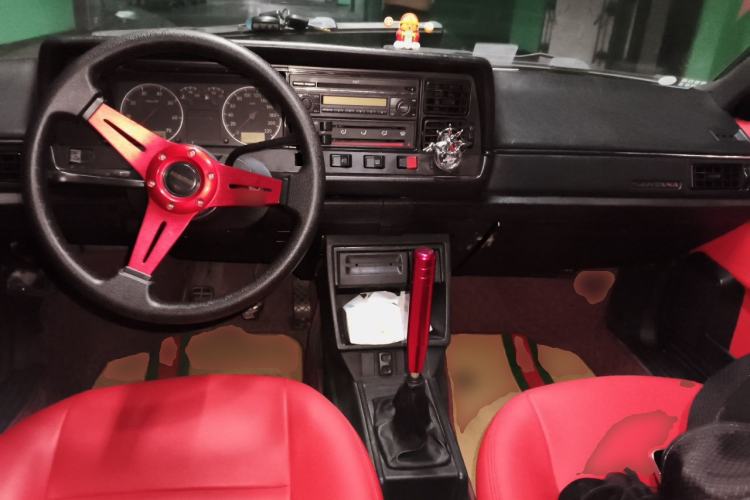 Used Volkswagen Santana Classic 2007 1.8L Jingchang Model Center Console
