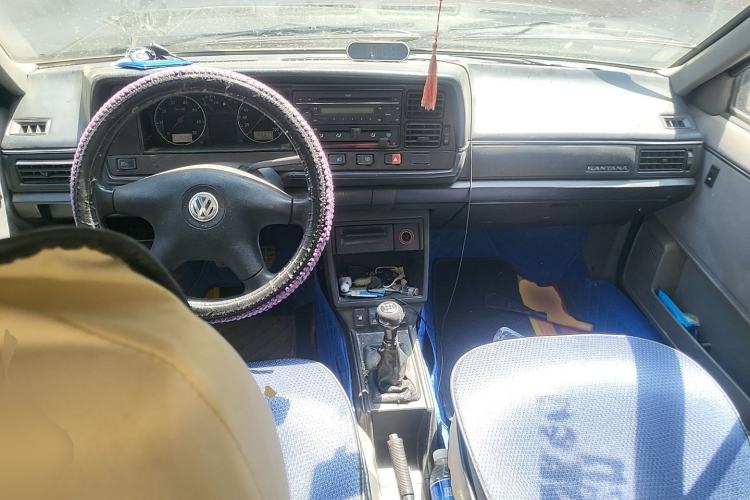 Used Volkswagen Santana Classic 2007 1.8L Jingchang Model Center Console