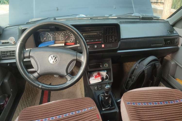Used Volkswagen Santana Classic 2007 1.8L Jingchang Model Center Console