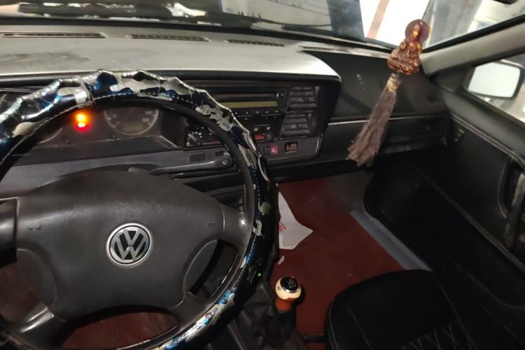 Used Volkswagen Santana Classic 2007 1.8L Jingchang Model Center Console
