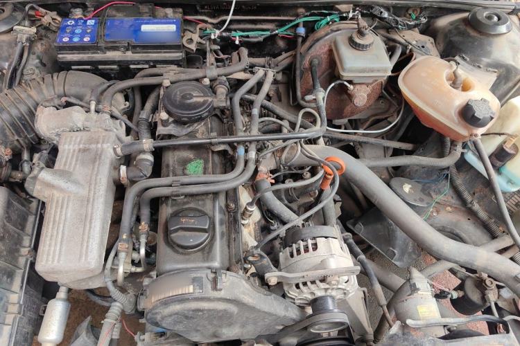 Used Volkswagen Santana Classic 2007 1.8L Jingchang Model Engine Bay