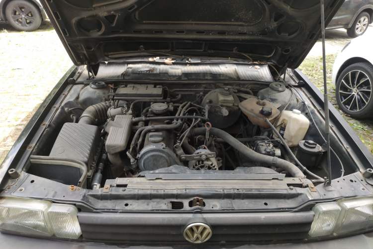 Used Volkswagen Santana Classic 2007 1.8L Jingchang Model Engine Bay
