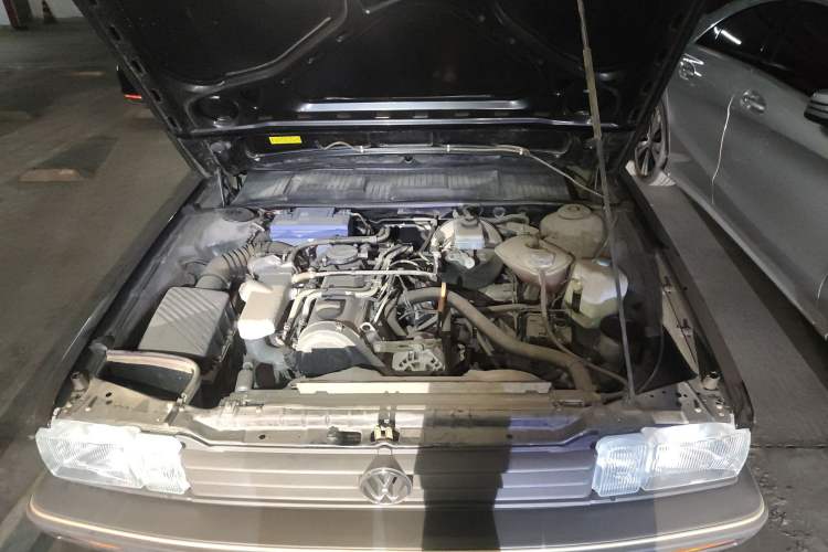 Used Volkswagen Santana Classic 2007 1.8L Jingchang Model Engine Bay