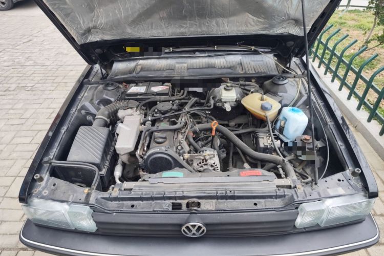 Used Volkswagen Santana Classic 2007 1.8L Jingchang Model Engine Bay