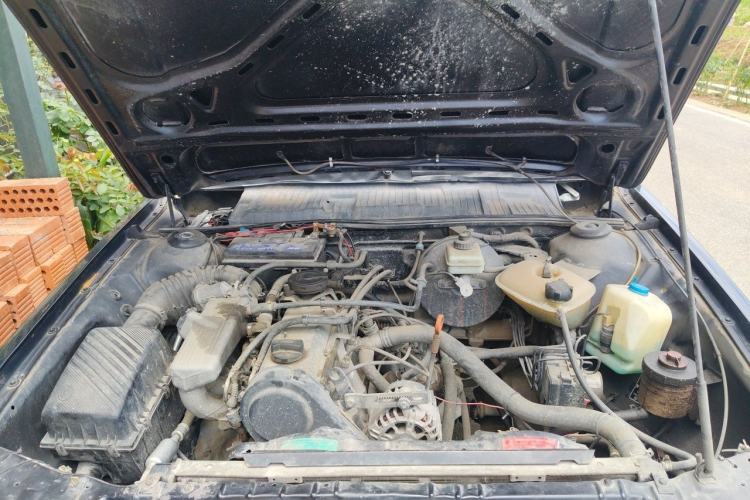 Used Volkswagen Santana Classic 2007 1.8L Jingchang Model Engine Bay