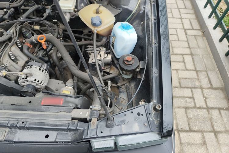 Used Volkswagen Santana Classic 2007 1.8L Jingchang Model Engine Bay Left