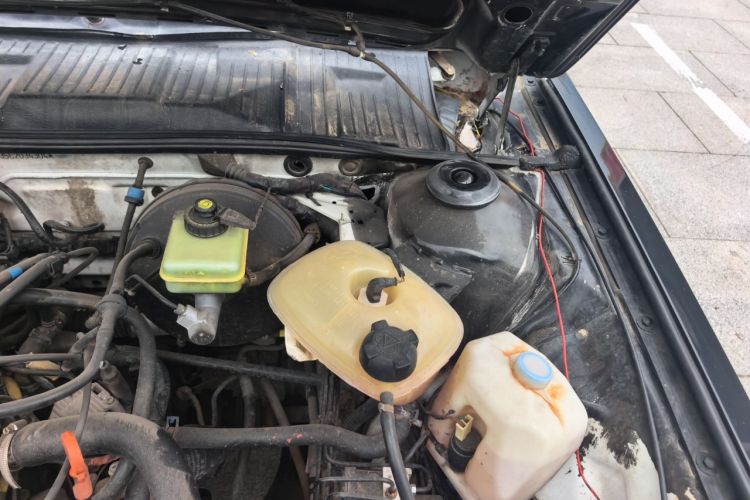 Used Volkswagen Santana Classic 2007 1.8L Jingchang Model Engine Bay Left
