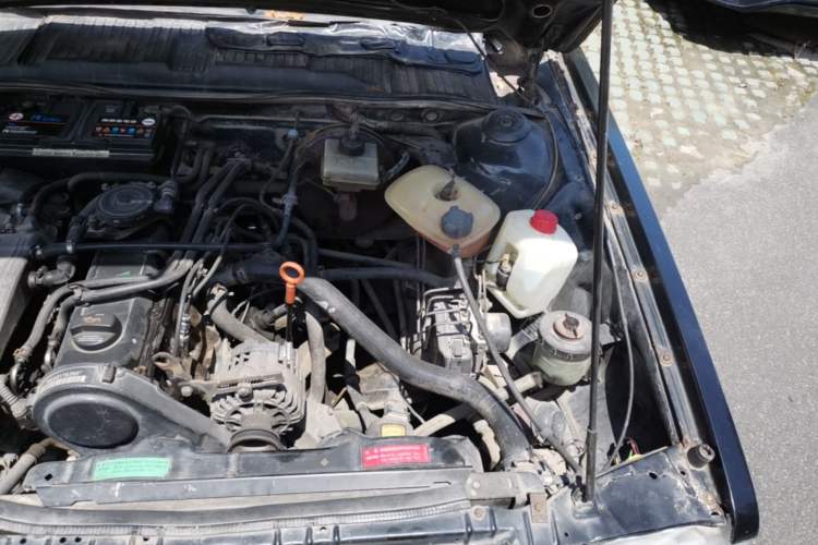 Used Volkswagen Santana Classic 2007 1.8L Jingchang Model Engine Bay Left