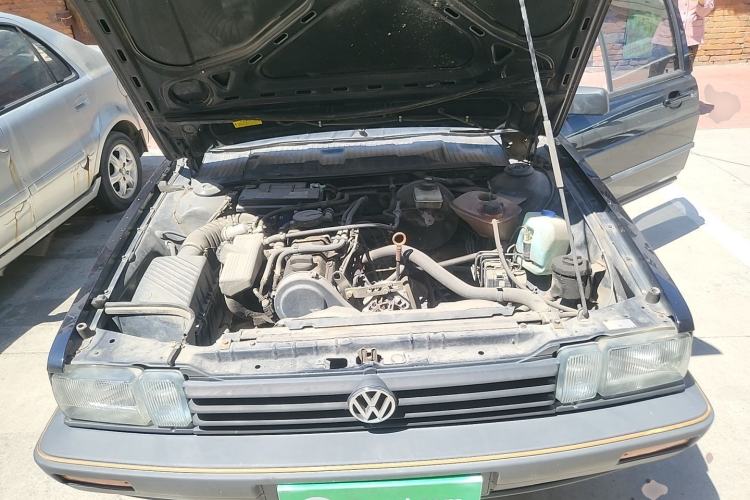 Used Volkswagen Santana Classic 2007 1.8L Jingchang Model Engine Bay