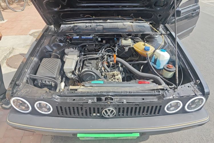 Used Volkswagen Santana Classic 2007 1.8L Jingchang Model Engine Bay