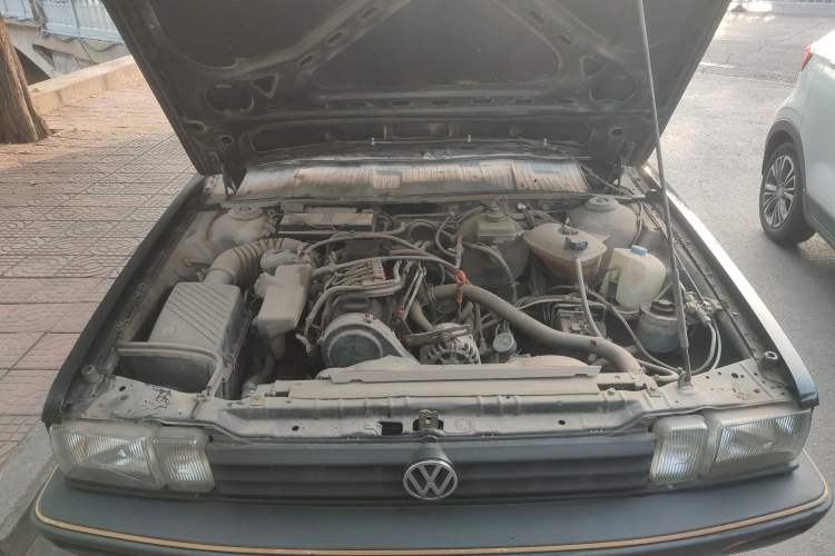 Used Volkswagen Santana Classic 2007 1.8L Jingchang Model Engine Bay
