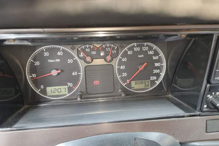Used Volkswagen Santana Classic 2007 1.8L Jingchang Model Instrument Cluster