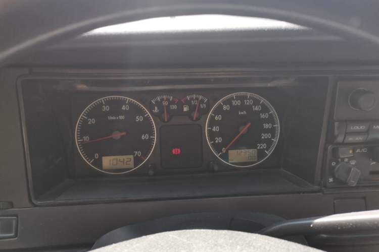 Used Volkswagen Santana Classic 2007 1.8L Jingchang Model Instrument Cluster
