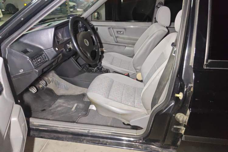 Used Volkswagen Santana Classic 2007 1.8L Jingchang Model Left Front Seat