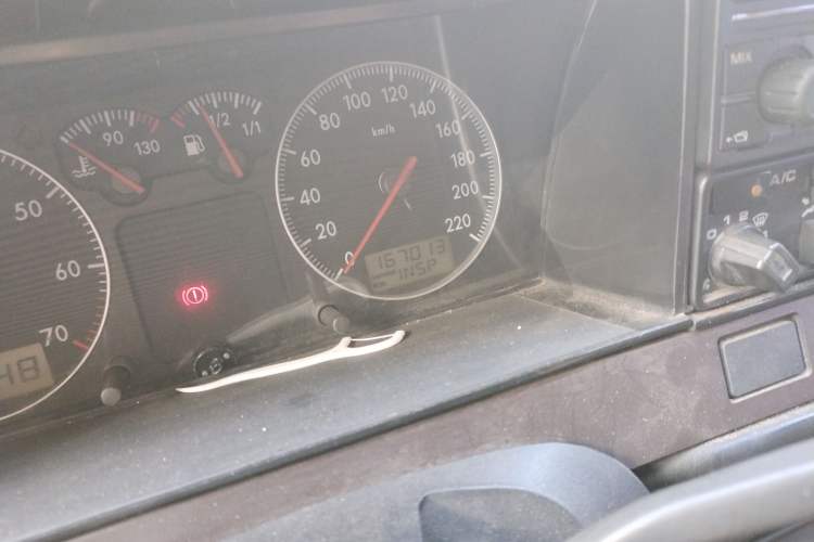 Used Volkswagen Santana Classic 2007 1.8L Jingchang Model Odometer Close Up