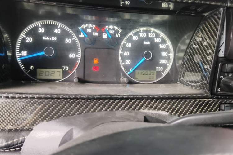 Used Volkswagen Santana Classic 2007 1.8L Jingchang Model Odometer Close Up