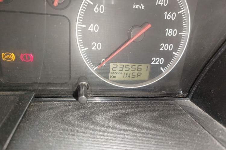 Used Volkswagen Santana Classic 2007 1.8L Jingchang Model Odometer Close Up